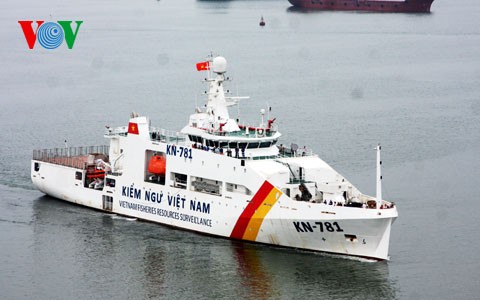 将编号为KN-781的渔检船交付越南渔检力量